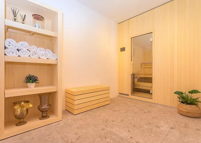 Lipa * Jesenice (Split-Dalmatia)