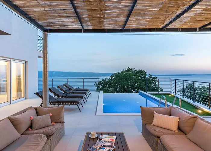 Lipa Villa *